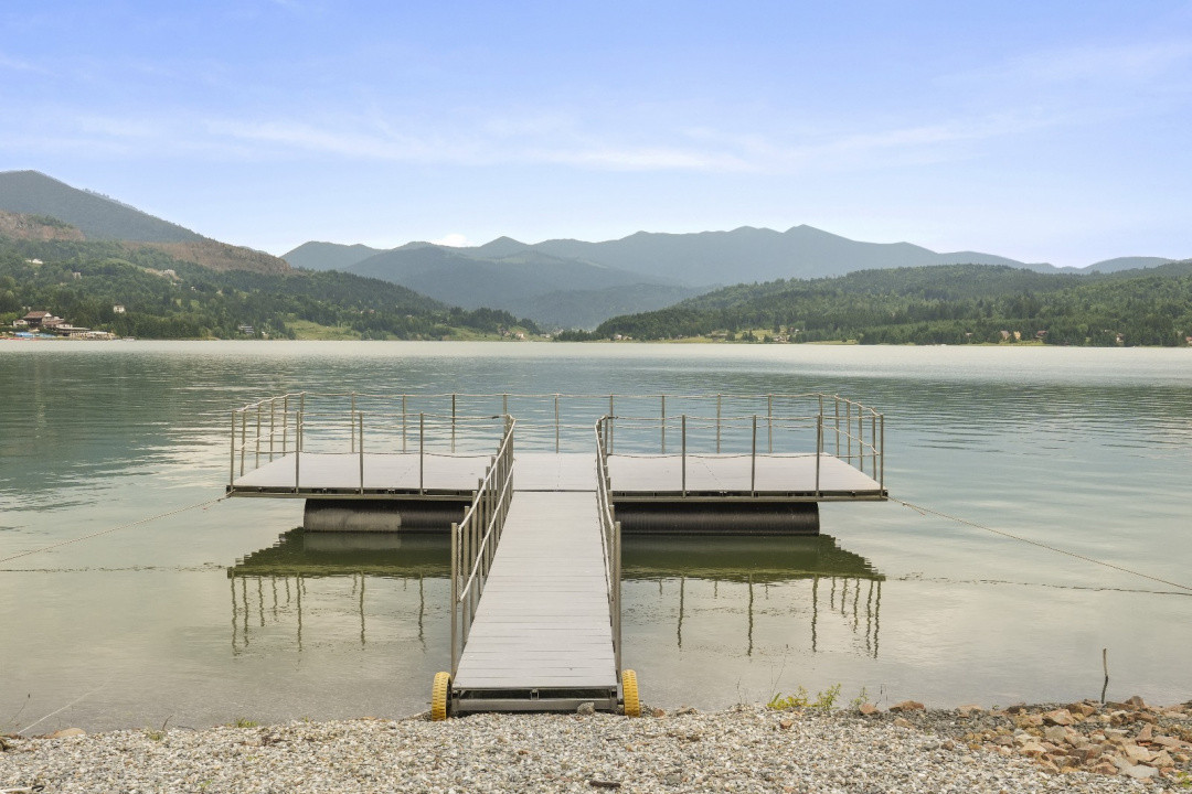 Locatie Exclusiva  la Colibita  doua Vile de lux si terenul aferent 