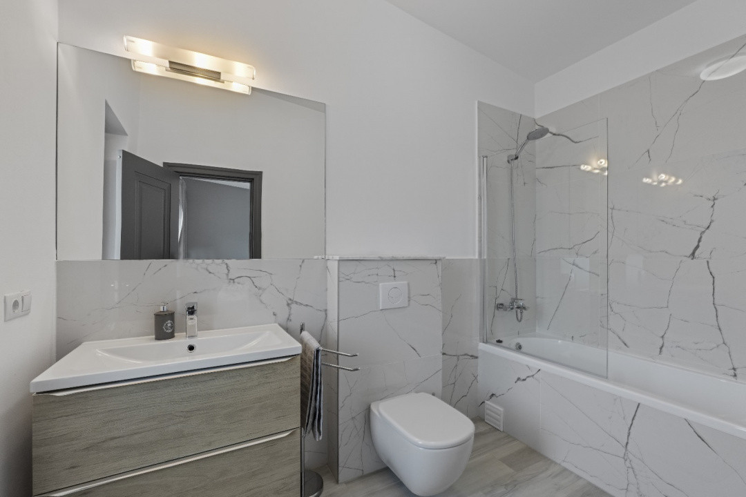 Locatie Exclusiva  la Colibita  doua Vile de lux si terenul aferent 