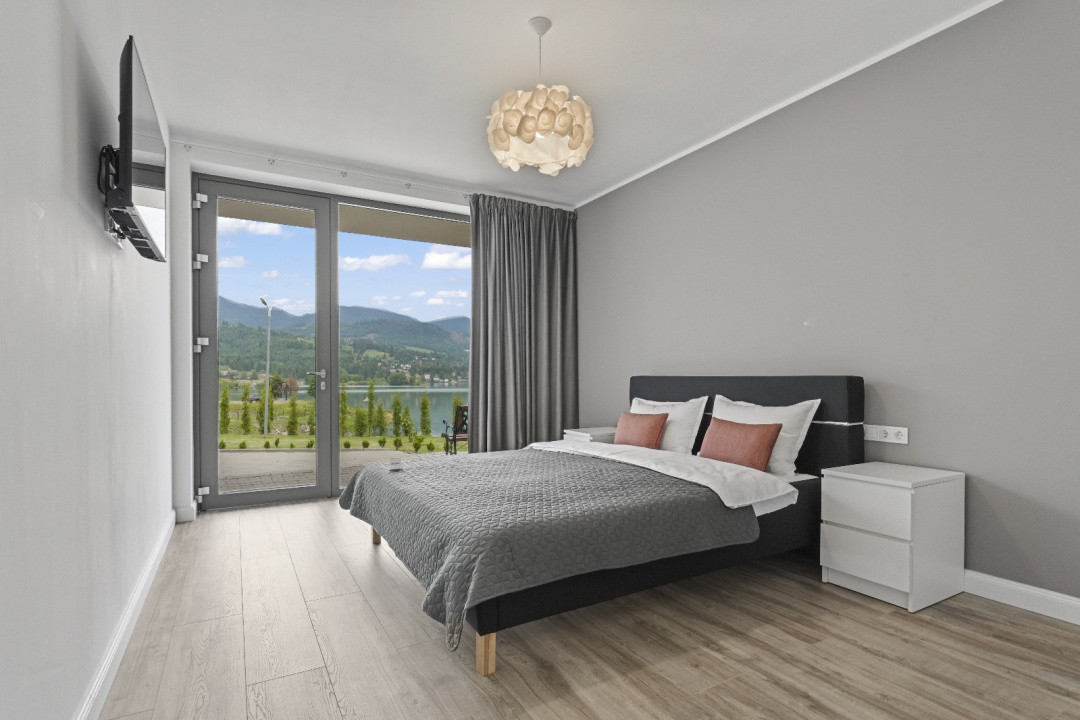 Locatie Exclusiva  la Colibita  doua Vile de lux si terenul aferent 