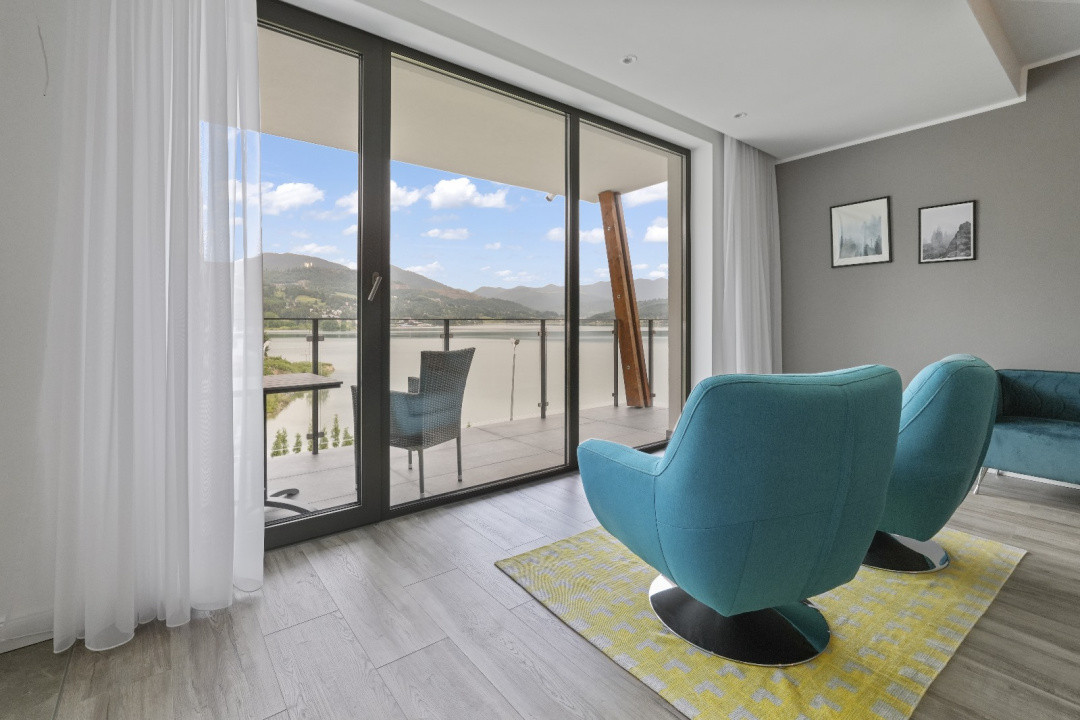 Locatie Exclusiva  la Colibita  doua Vile de lux si terenul aferent 