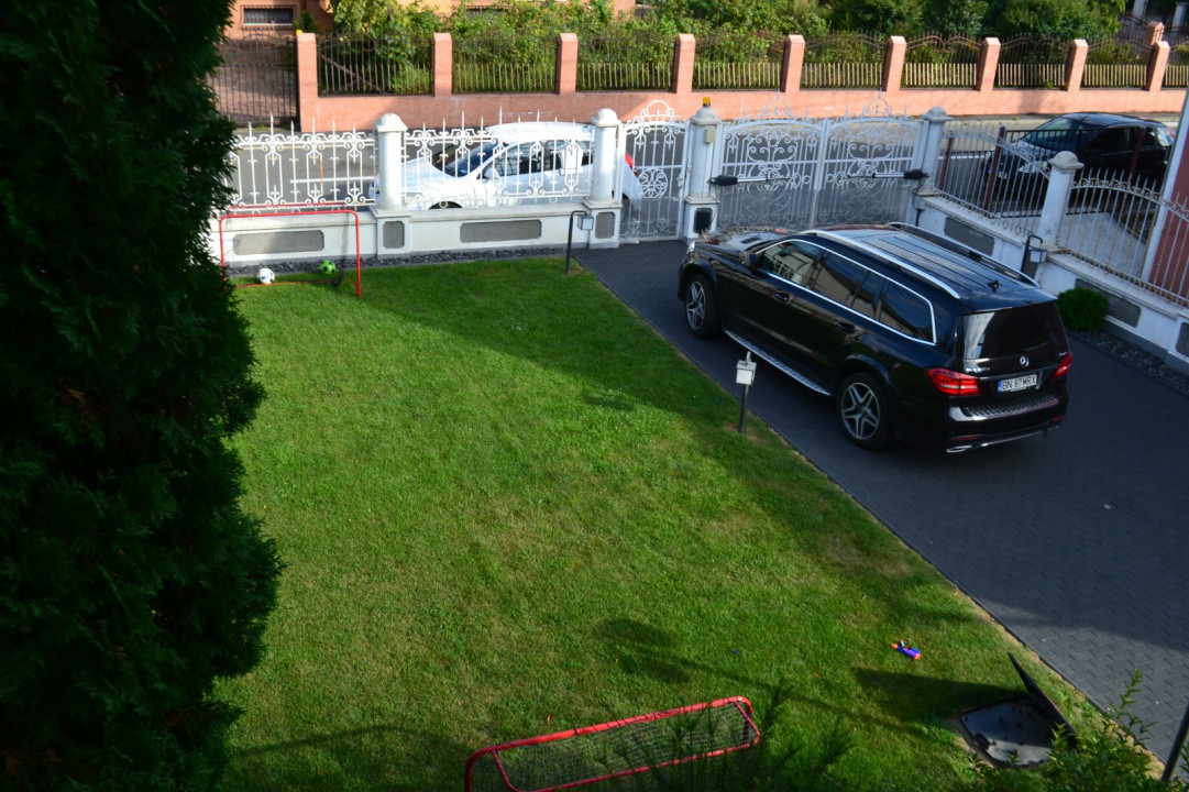 Casa/vila 400 mp-teren 900mp-piscina-Unirea- Vasile Petri, comision 0