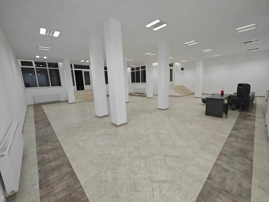 Spatiu  comercial 180 mp Zona scoli Generala 5 (posbilitate preluare chirias)