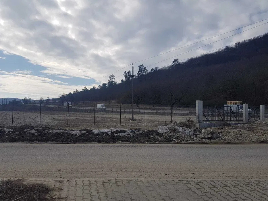 Teren extravilan la DN 17  pe groapa Saratii 9700 mp inersectia CML