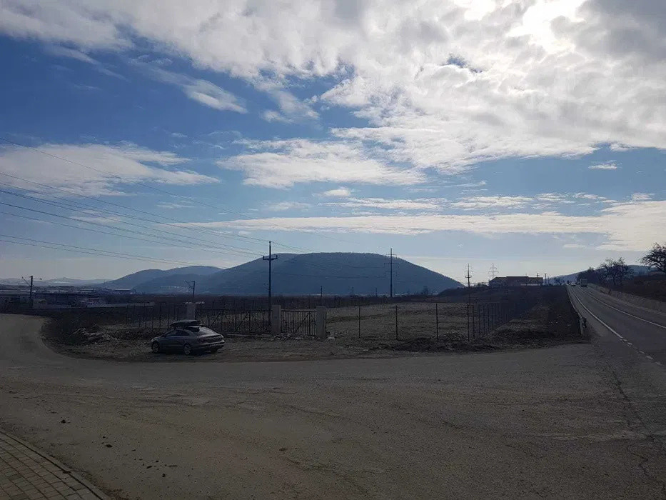 Teren extravilan la DN 17  pe groapa Saratii 9700 mp inersectia CML