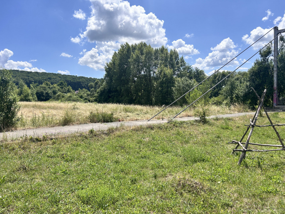 Teren Intravilan/extravilan  34 ari  La Punte - Lac Agrement Bistrita