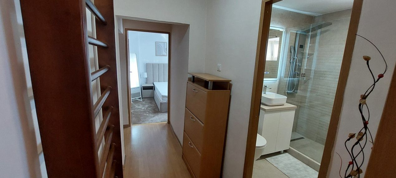 Inchiriem apartament - C. Modovei ! 3 Camere! 2 Balcon! Lift NOU! Parcare