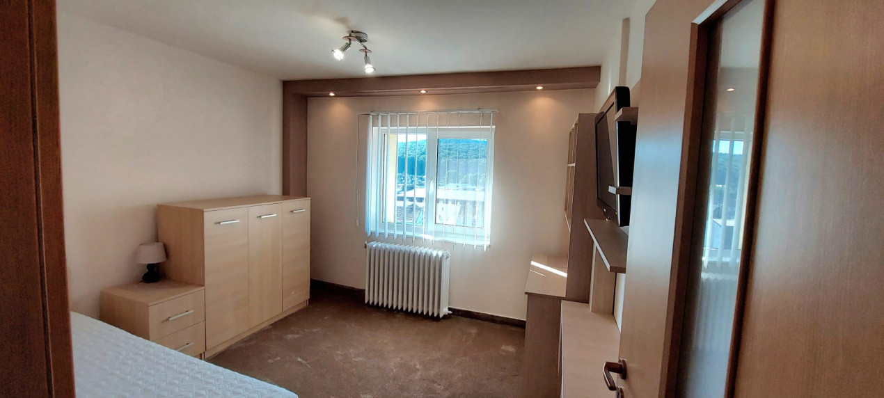 Inchiriem apartament - C. Modovei ! 3 Camere! 2 Balcon! Lift NOU! Parcare