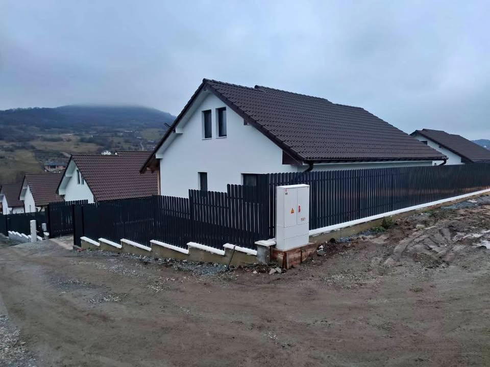 Casa Valea Ghinzi-semifinisata-80mp-115 000 euro 