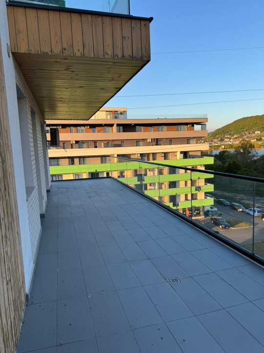 Inchiriez apartament 3 camere – finisaje premium, Bistrița |