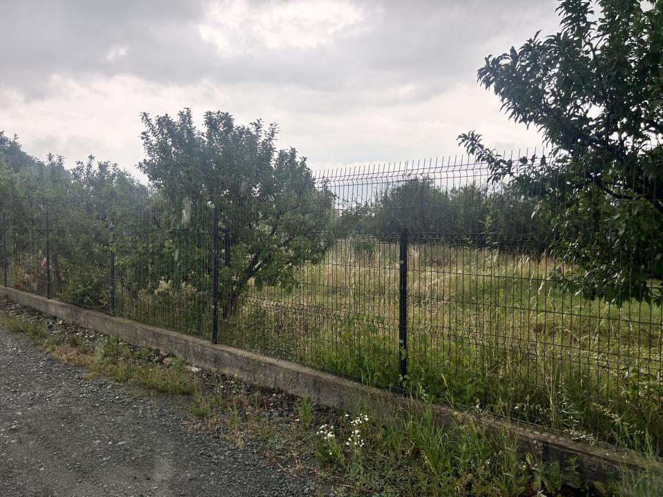 Teren intravilan 800 mp-Valea Rusului -cu front la doua strazi.