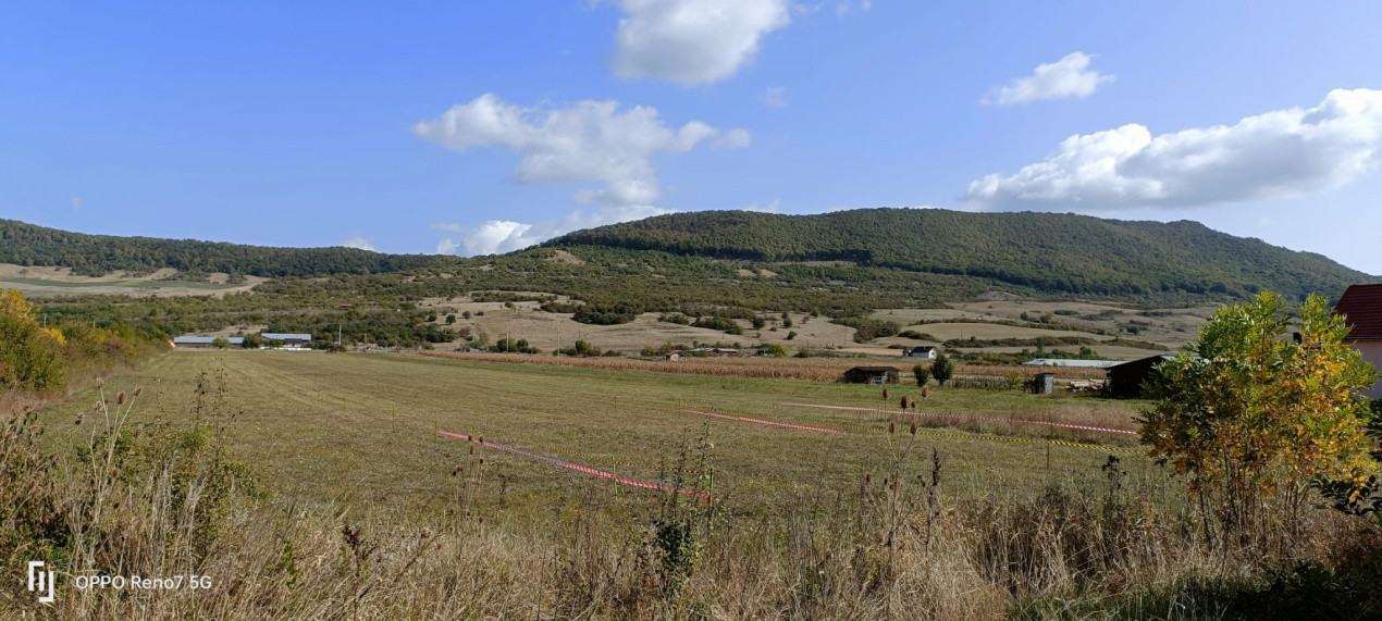 Vand teren Sieu Magherus 1,25 ha , cu front de 33m la DN 17