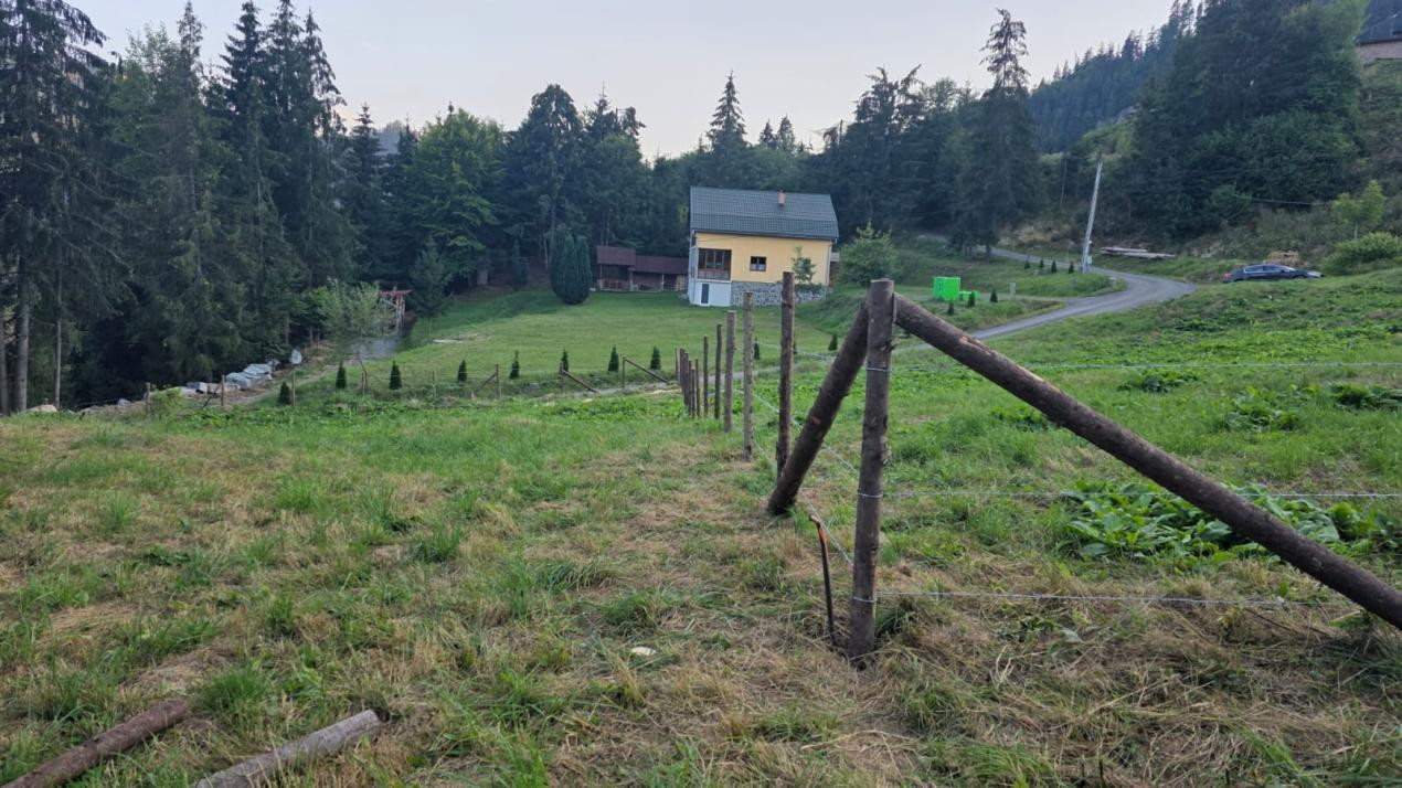 Teren Colibita 5100 mp, sau doua parcele 17 si 24 ari cu utilitati